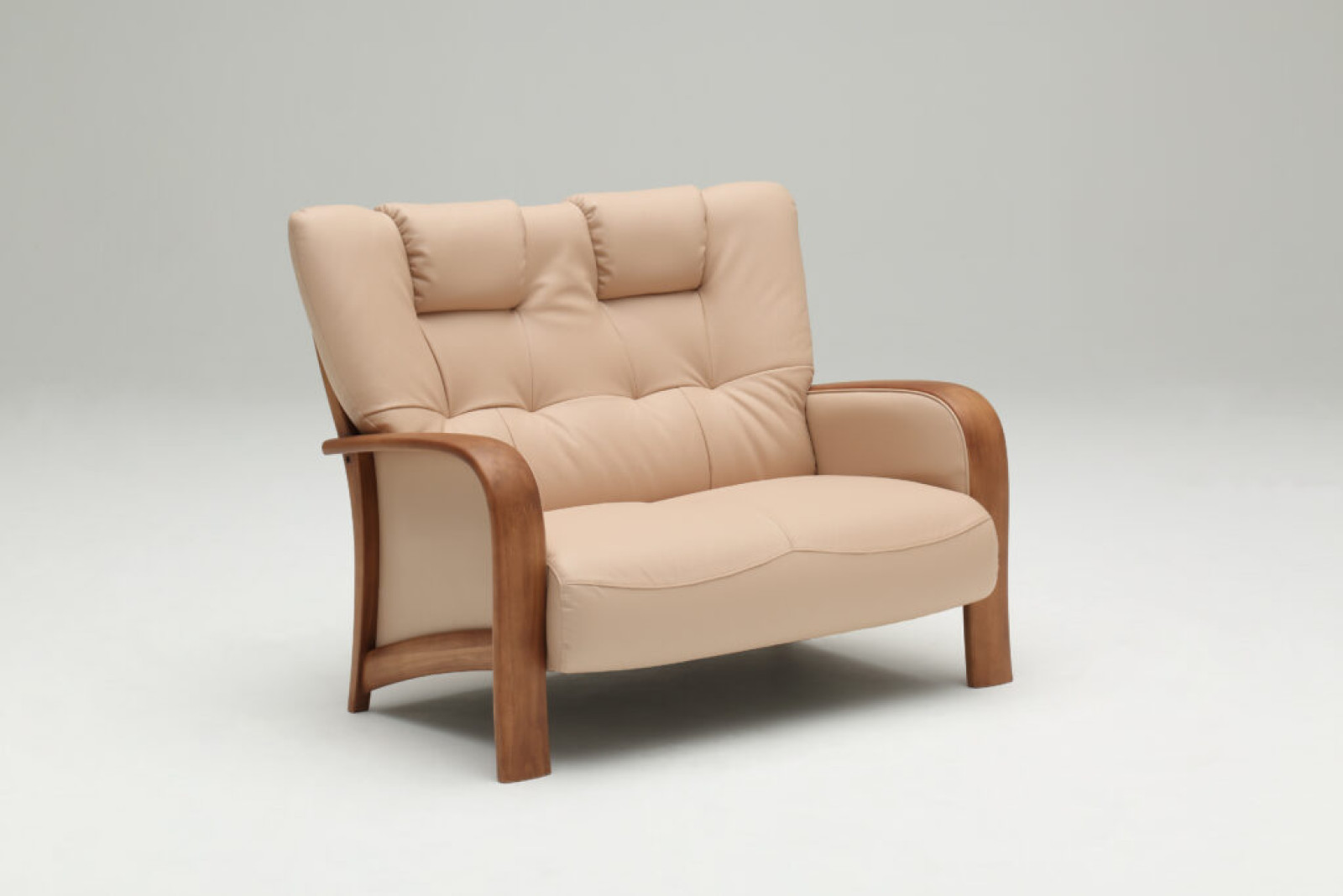 ハイバックコンパクトソファの代名詞/W158モデル