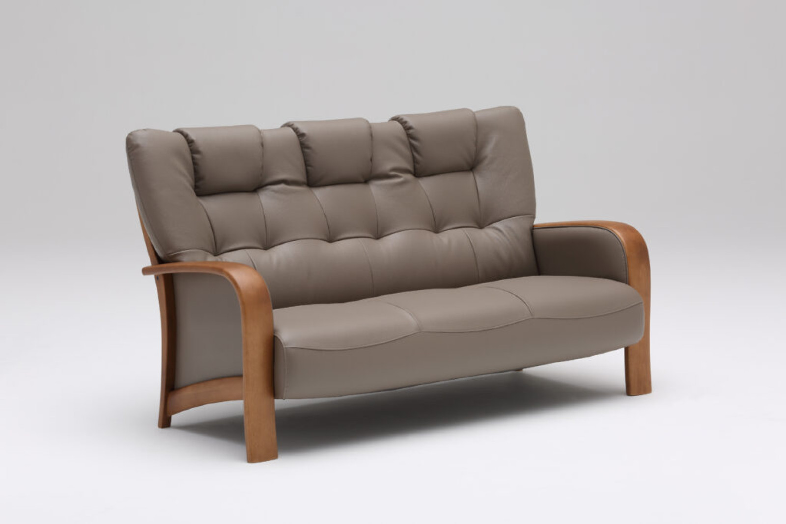 ハイバックコンパクトソファの代名詞/W158モデル