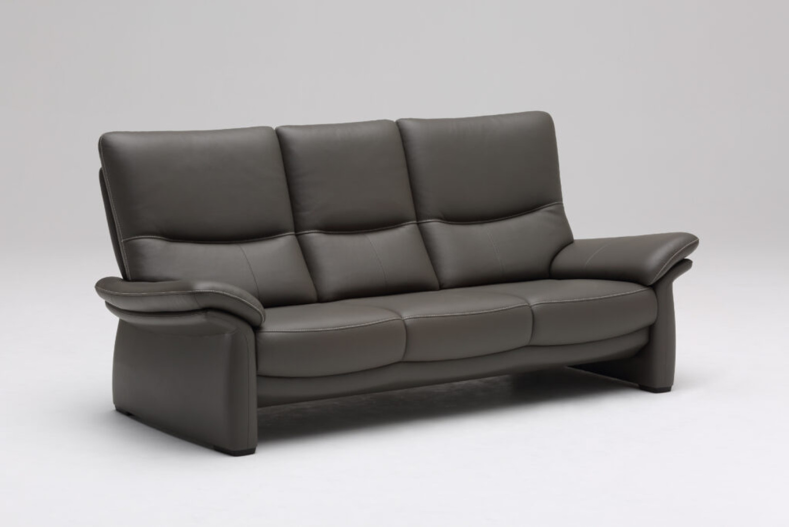 包み込まれるような座り心地のソファ／Z104モデル